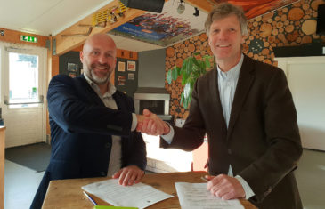 LMHC Laren and Edel Grass renew long lasting partnership